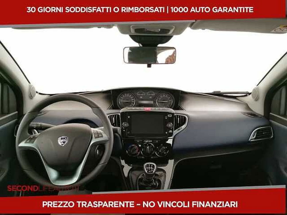 Lancia Ypsilon nuova a Chieti (9)