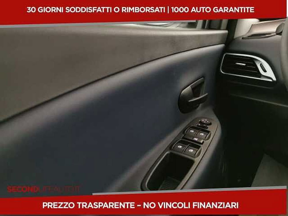 Lancia Ypsilon nuova a Chieti (18)