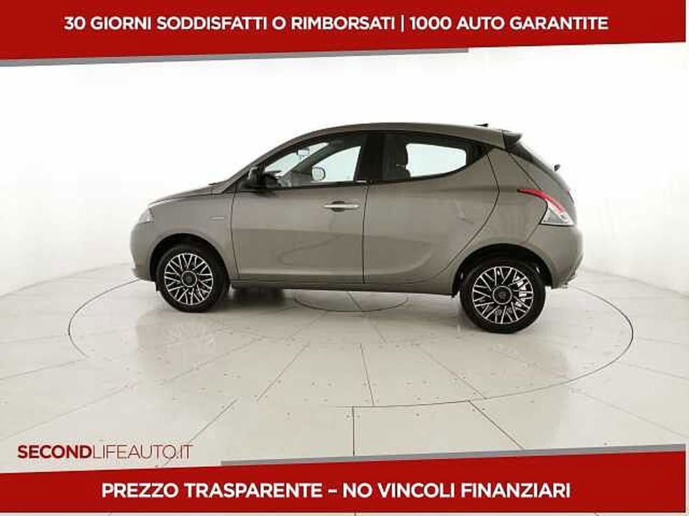 Lancia Ypsilon nuova a Chieti (2)