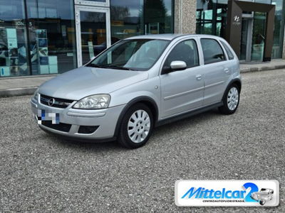 Opel Corsa 1.2i 16V cat 5 porte Club  del 2005 usata a Cassacco