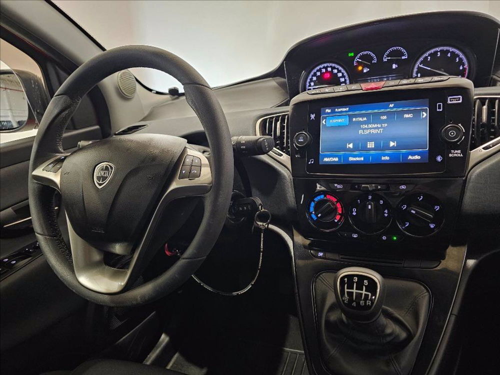 Lancia Ypsilon usata a Palermo (10)