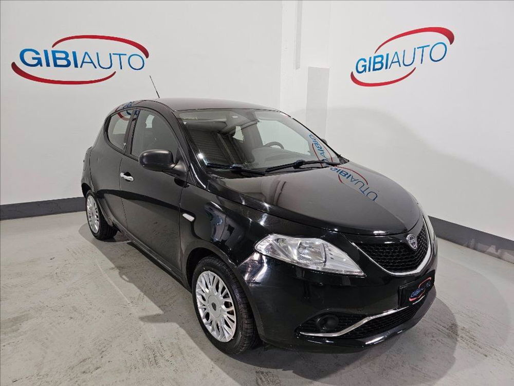 Lancia Ypsilon usata a Palermo