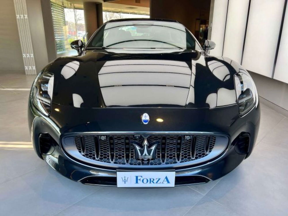 Maserati Granturismo nuova a Torino (2)