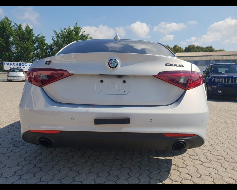 Alfa Romeo Giulia nuova a Lucca (6)