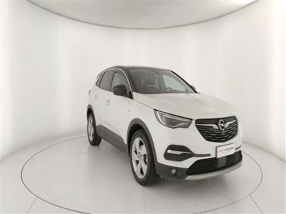 Opel Grandland X usata a Bari (11)