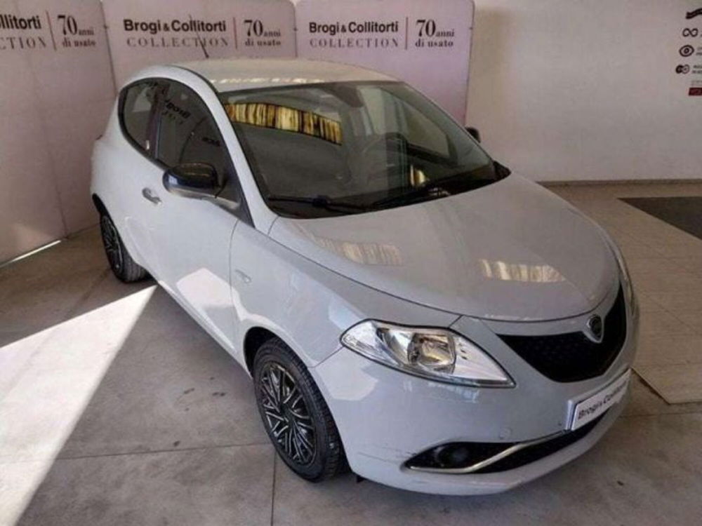 Lancia Ypsilon usata a Firenze