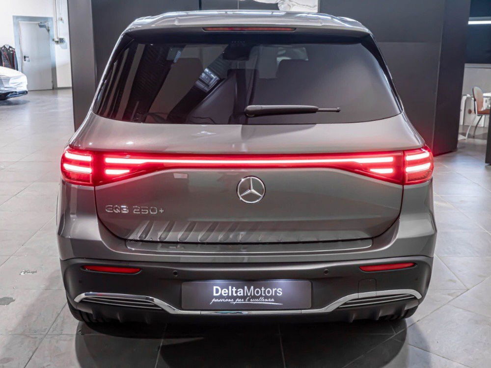 Mercedes-Benz EQB nuova a Ancona (7)