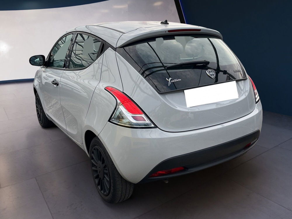 Lancia Ypsilon usata a Torino (5)