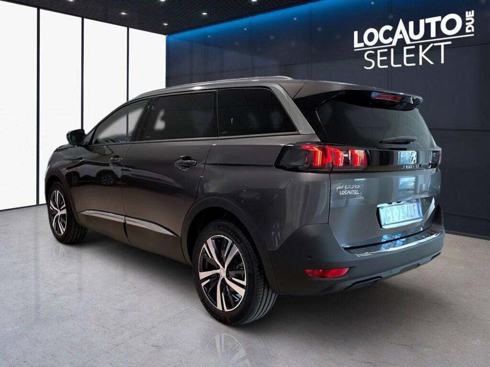 Peugeot 5008 nuova a Torino (5)