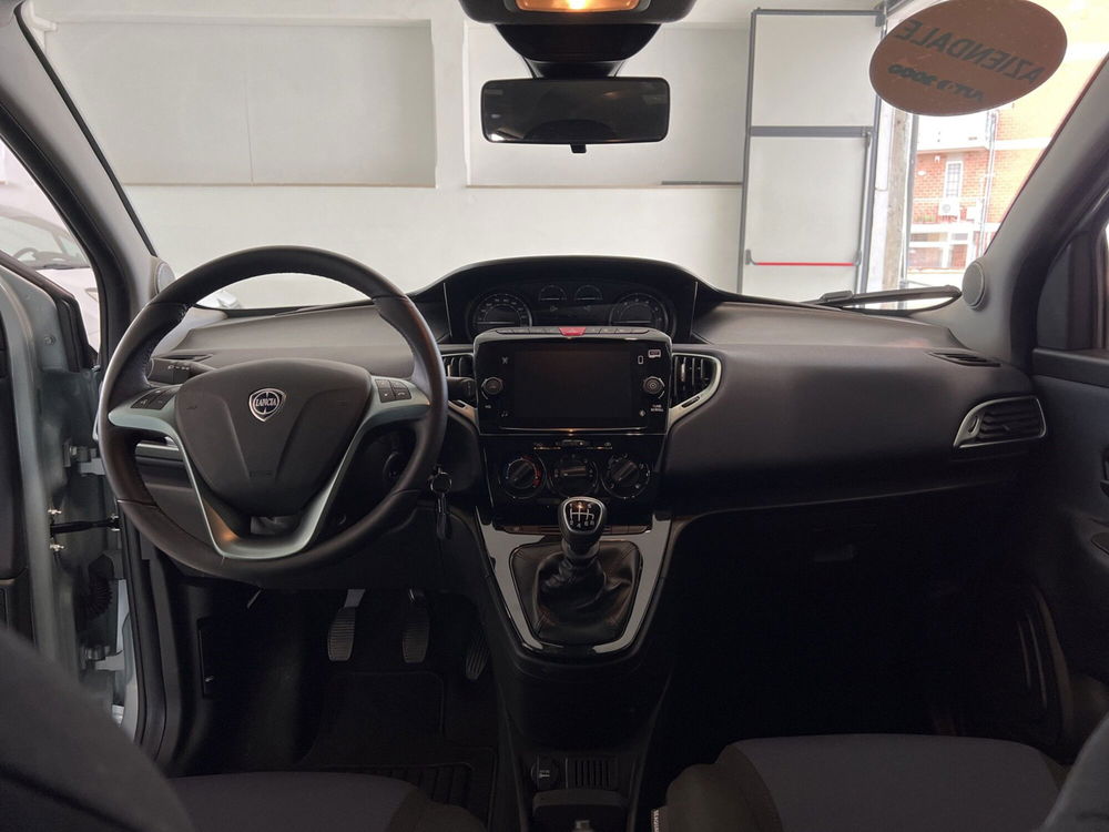 Lancia Ypsilon usata a Pisa (11)