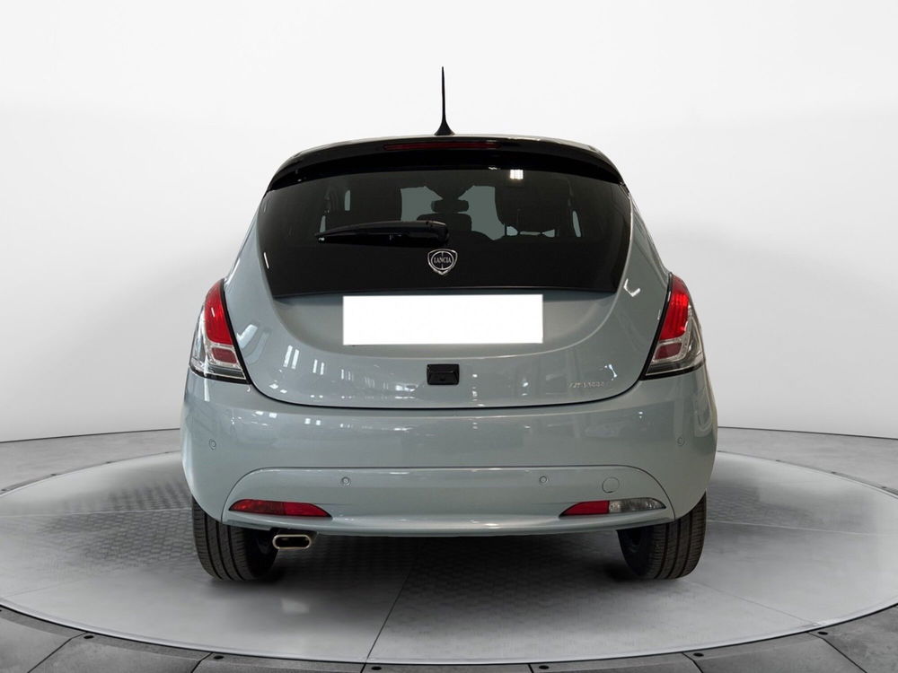 Lancia Ypsilon usata a Pisa (3)