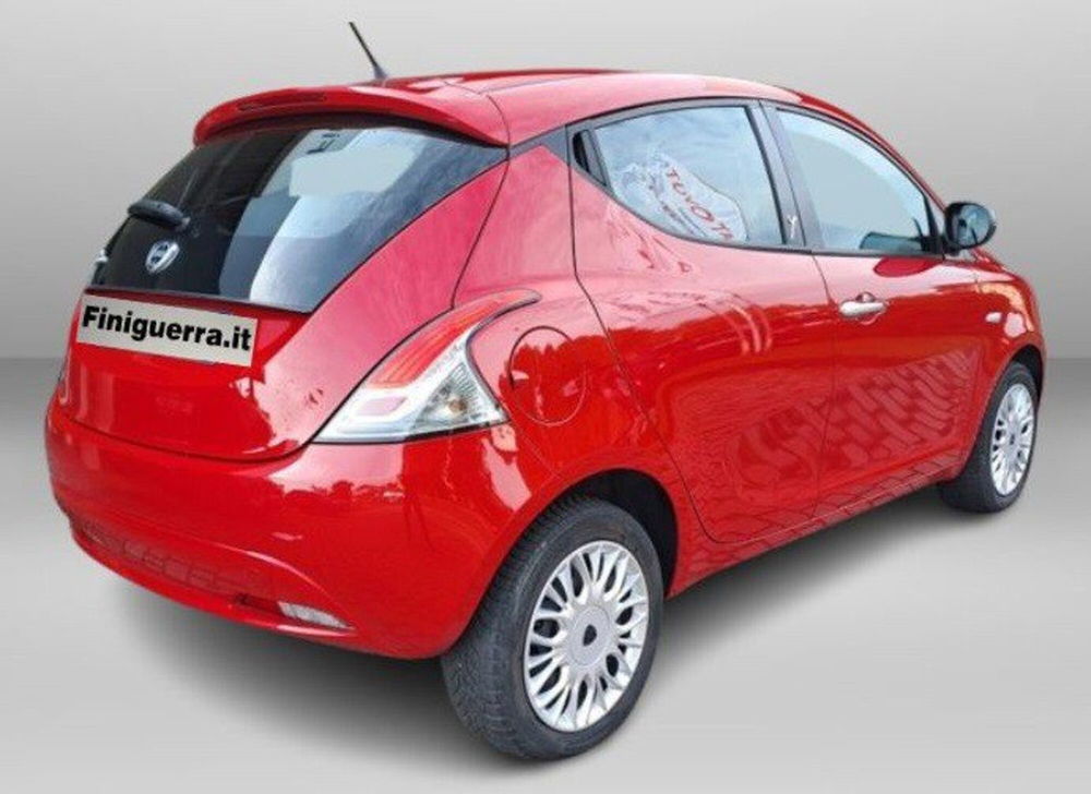 Lancia Ypsilon usata a Lecco (5)