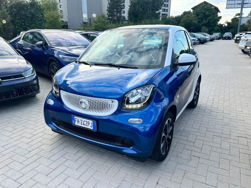 smart Fortwo 70 1.0 twinamic Passion  del 2017 usata a Milano