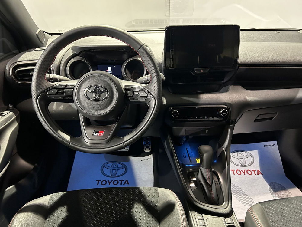 Toyota Yaris GR Sport nuova a Milano (9)