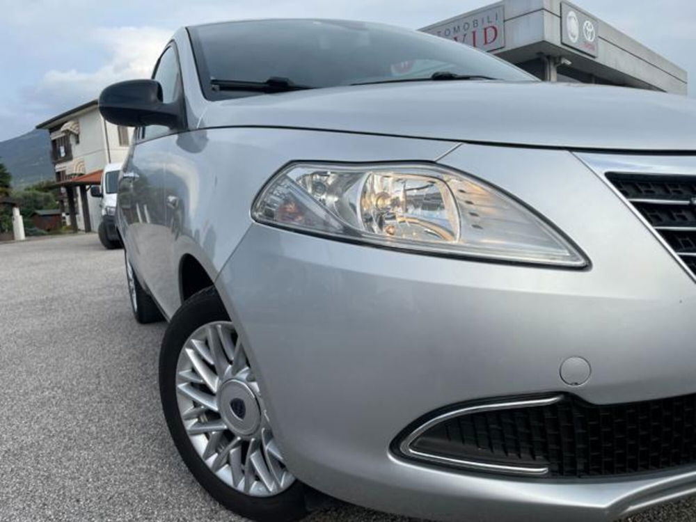 Lancia Ypsilon usata a Pordenone (5)