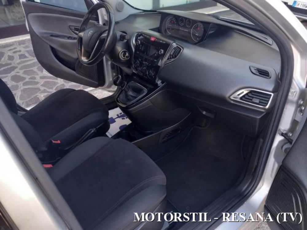 Lancia Ypsilon usata a Treviso (9)