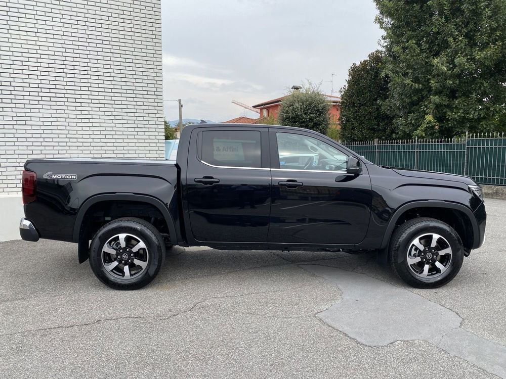 Volkswagen Amarok nuova a Brescia (2)