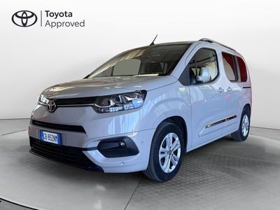 Toyota Proace City Verso City Verso 1.5D 100 CV S&amp;S Short D Executive  del 2020 usata a Monza