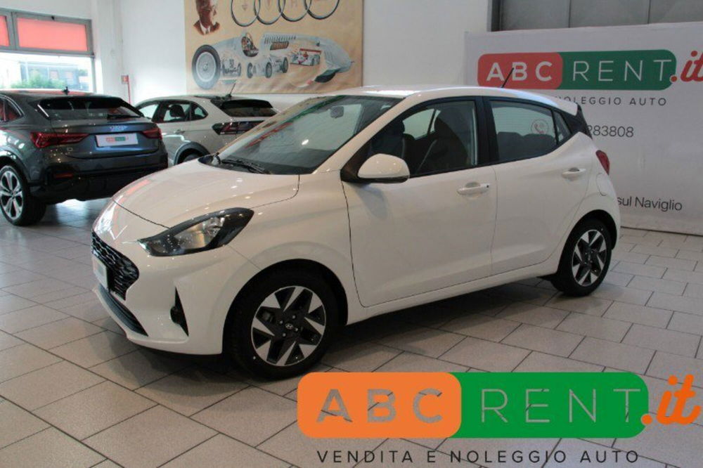 Hyundai i10 nuova a Milano (3)