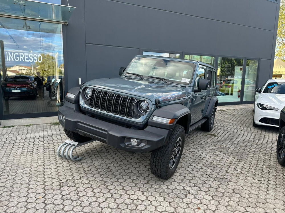 Jeep Wrangler Unlimited nuova a Lucca (3)