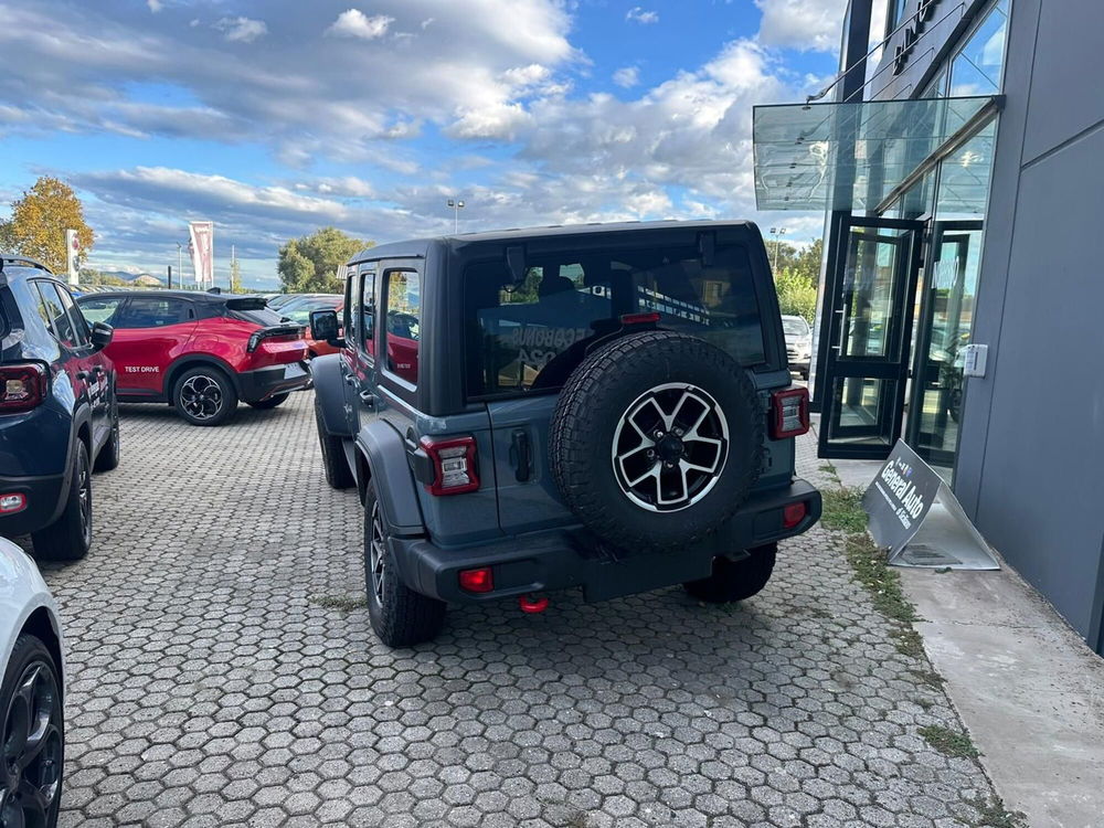 Jeep Wrangler Unlimited nuova a Lucca (5)