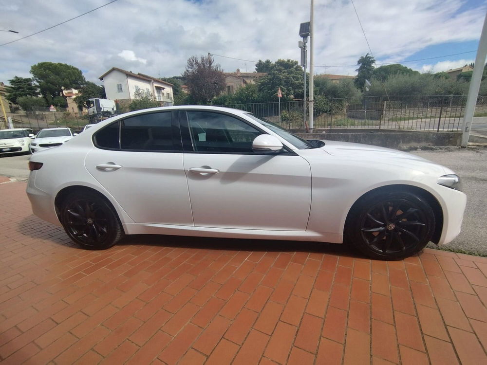 Alfa Romeo Giulia usata a Arezzo (5)