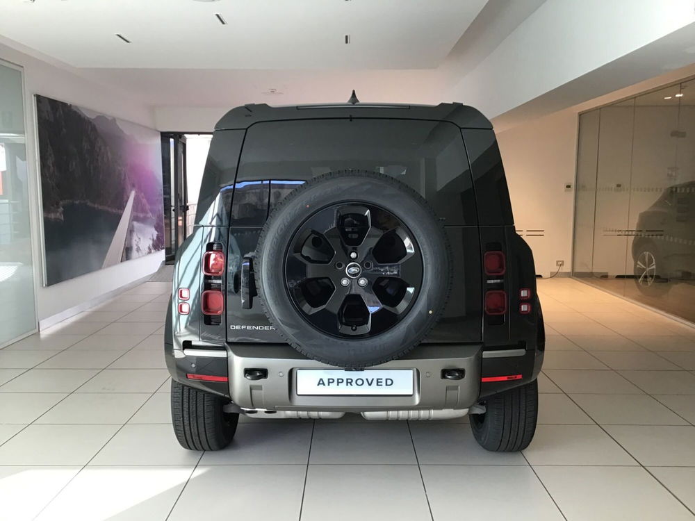 Land Rover Defender nuova a Genova (6)