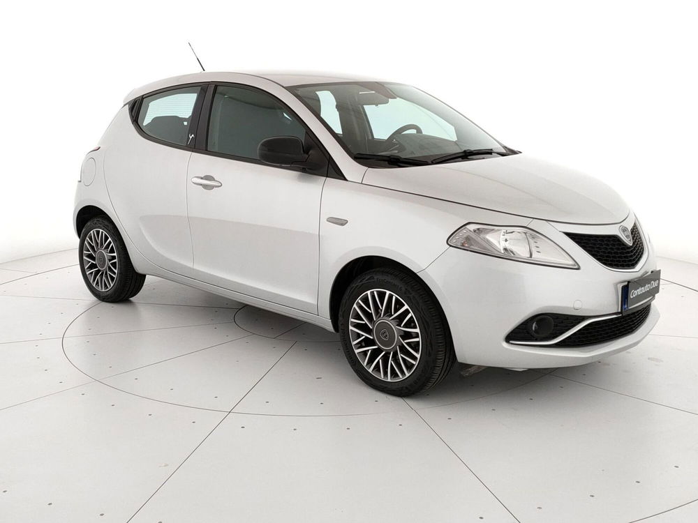 Lancia Ypsilon usata a Caserta