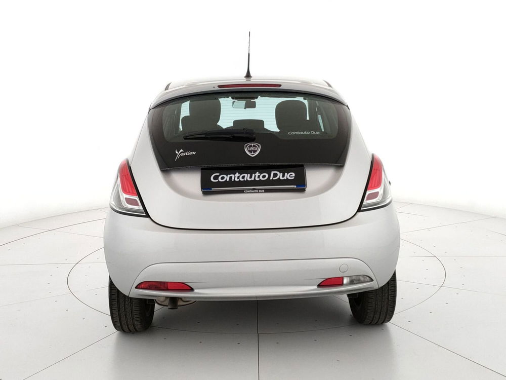 Lancia Ypsilon usata a Caserta (5)