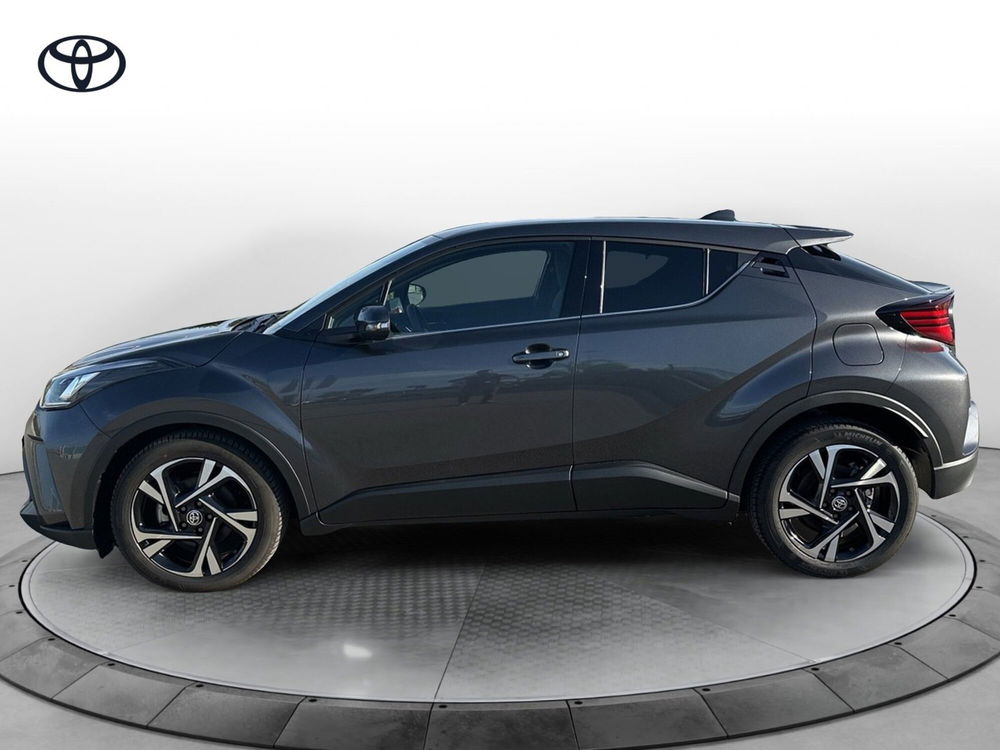 Toyota Toyota C-HR nuova a Siracusa (2)