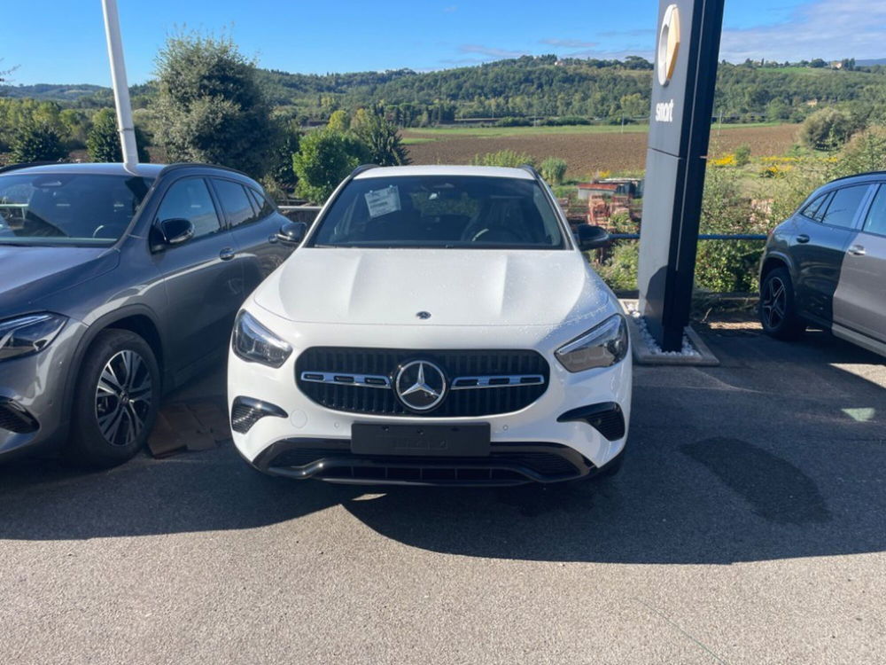 Mercedes-Benz GLA SUV nuova a Firenze