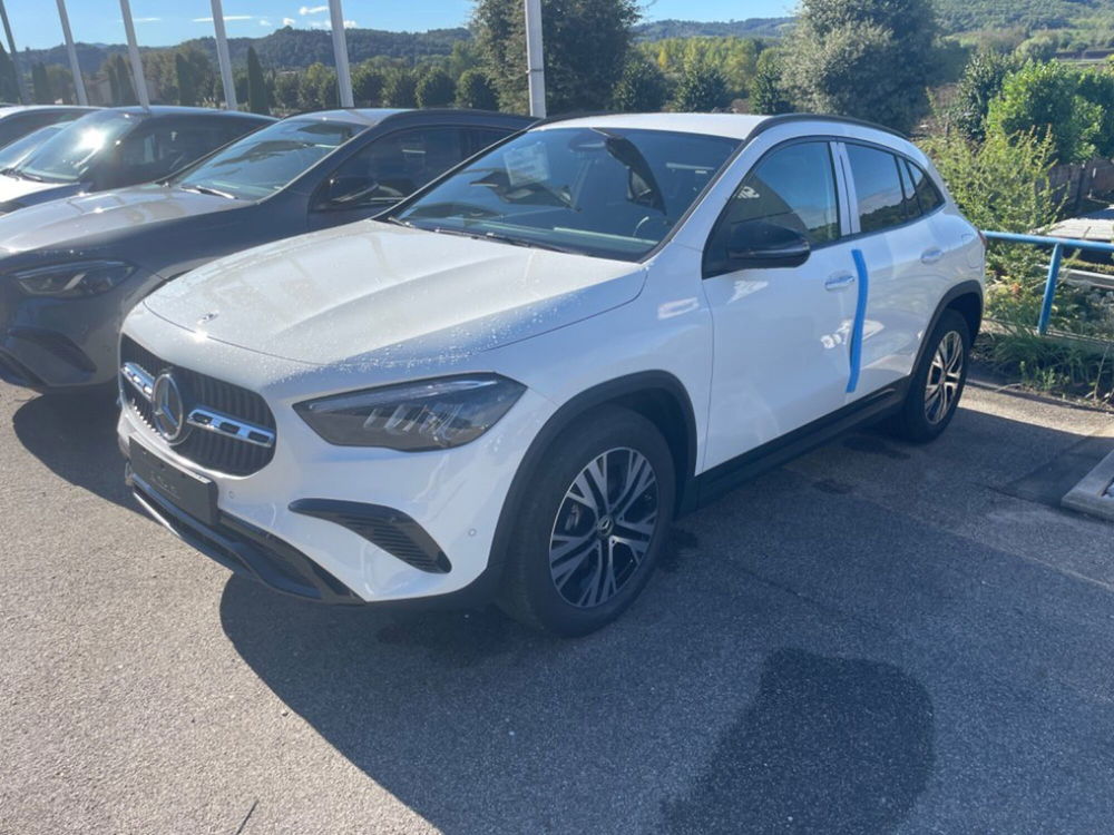 Mercedes-Benz GLA SUV nuova a Firenze (2)