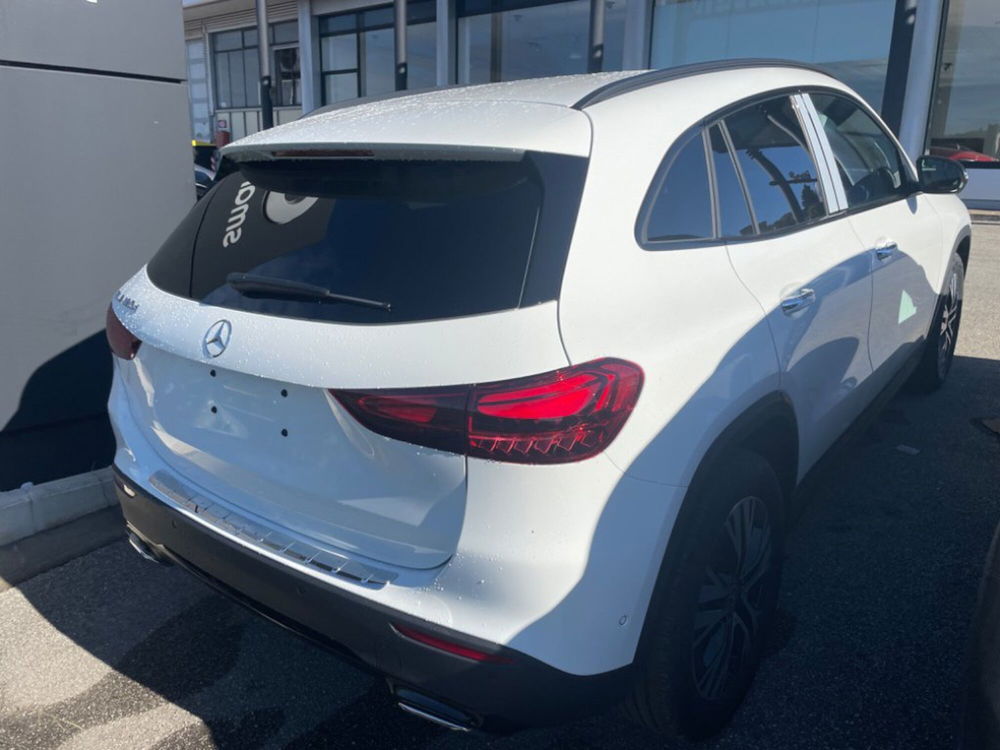 Mercedes-Benz GLA SUV nuova a Firenze (5)