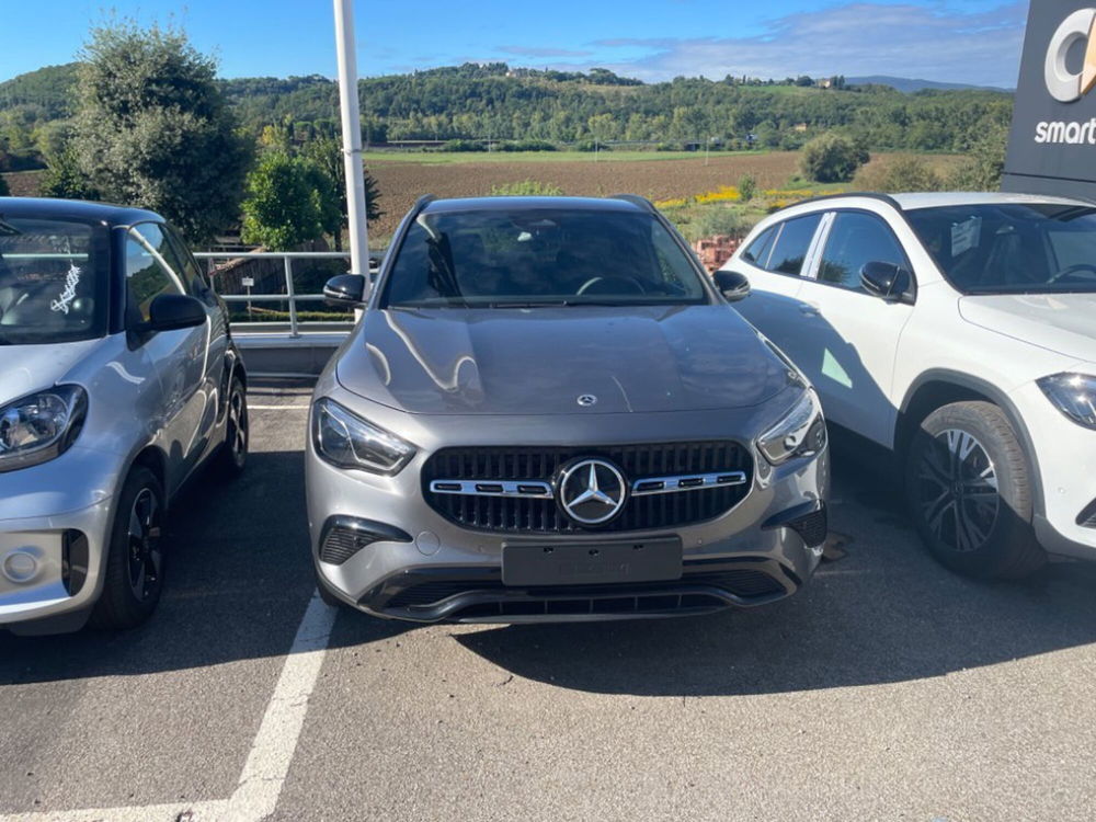 Mercedes-Benz GLA SUV nuova a Firenze