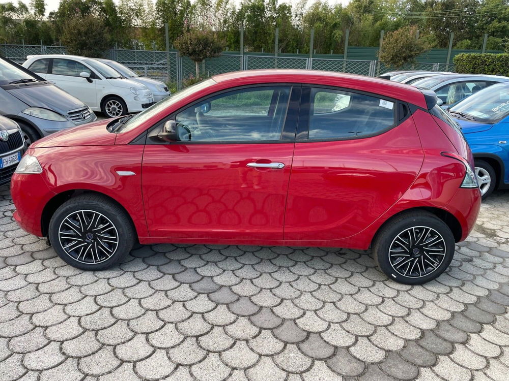 Lancia Ypsilon nuova a Lucca (5)