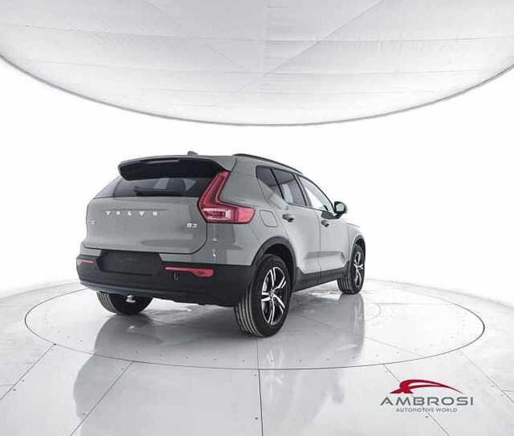 Volvo XC40 nuova a Perugia (3)