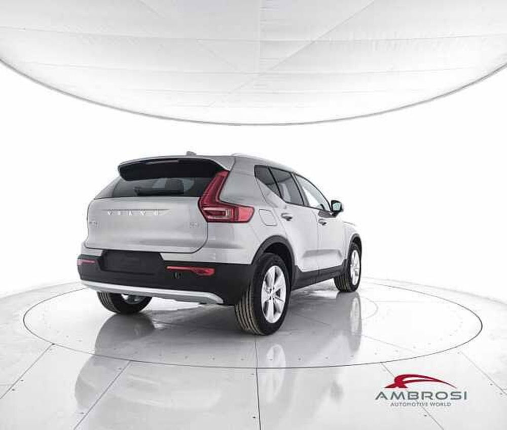 Volvo XC40 nuova a Viterbo (3)