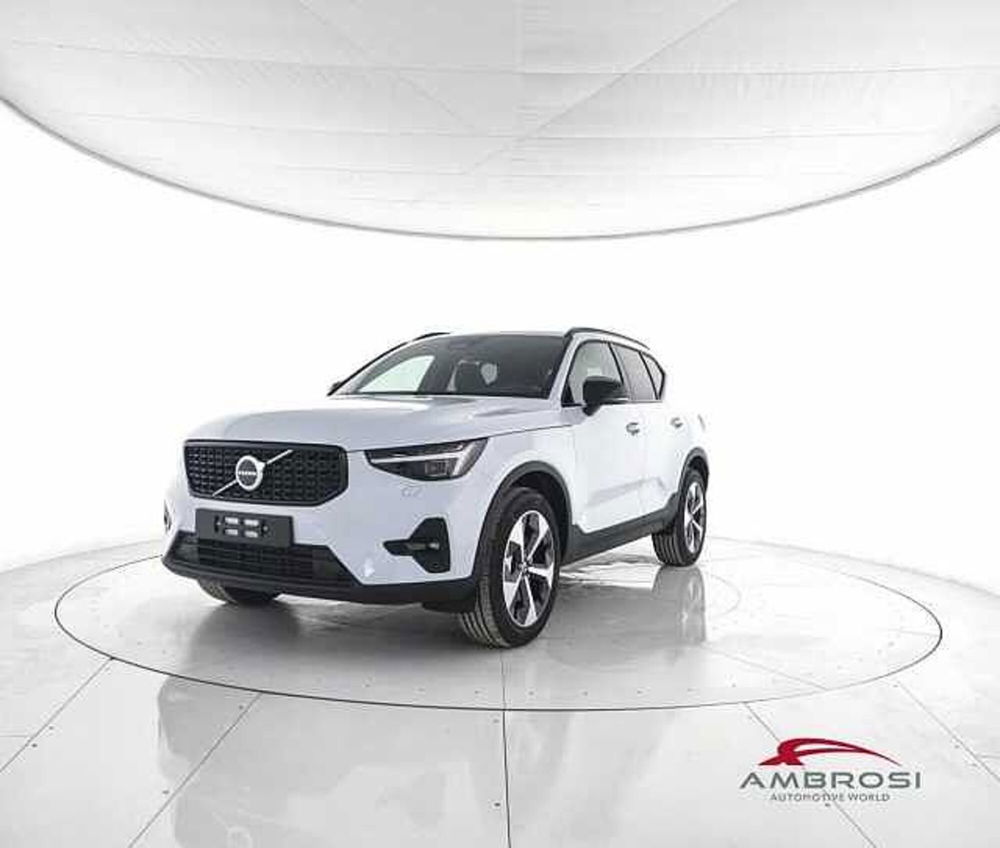 Volvo XC40 nuova a Viterbo