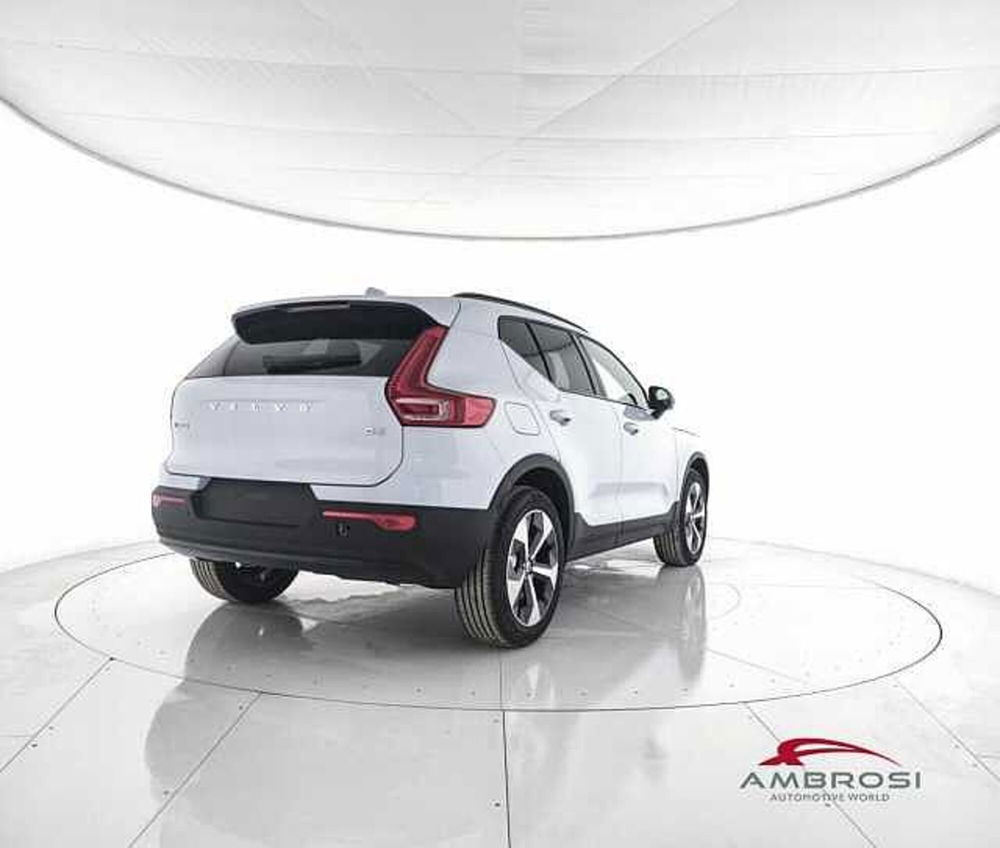 Volvo XC40 nuova a Viterbo (3)