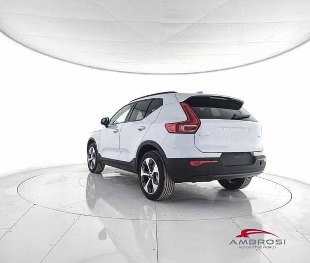 Volvo XC40 nuova a Viterbo (4)