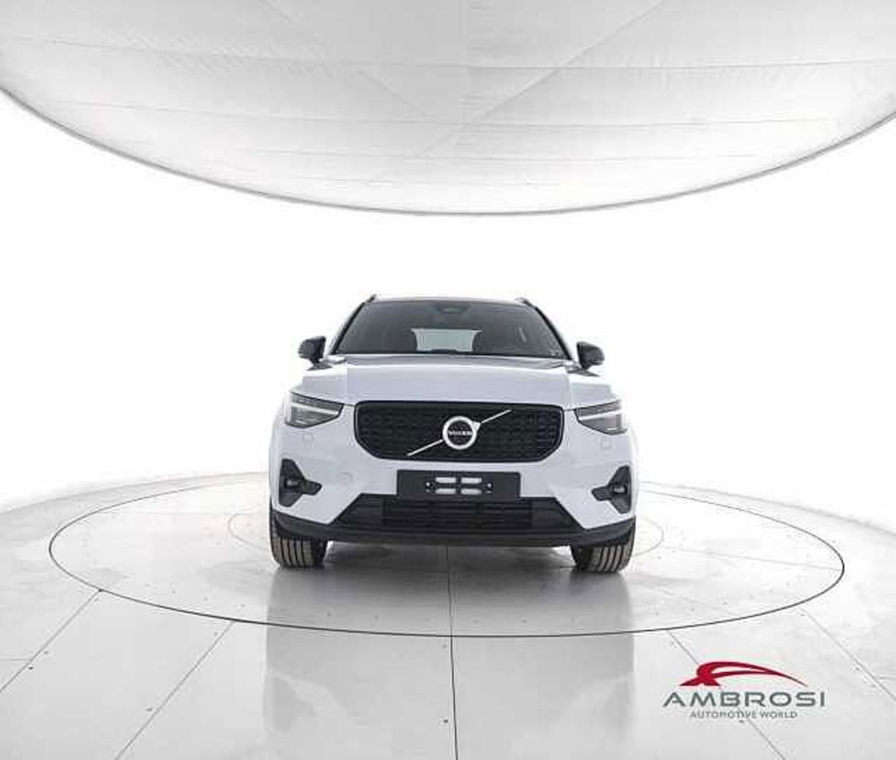 Volvo XC40 nuova a Viterbo (5)