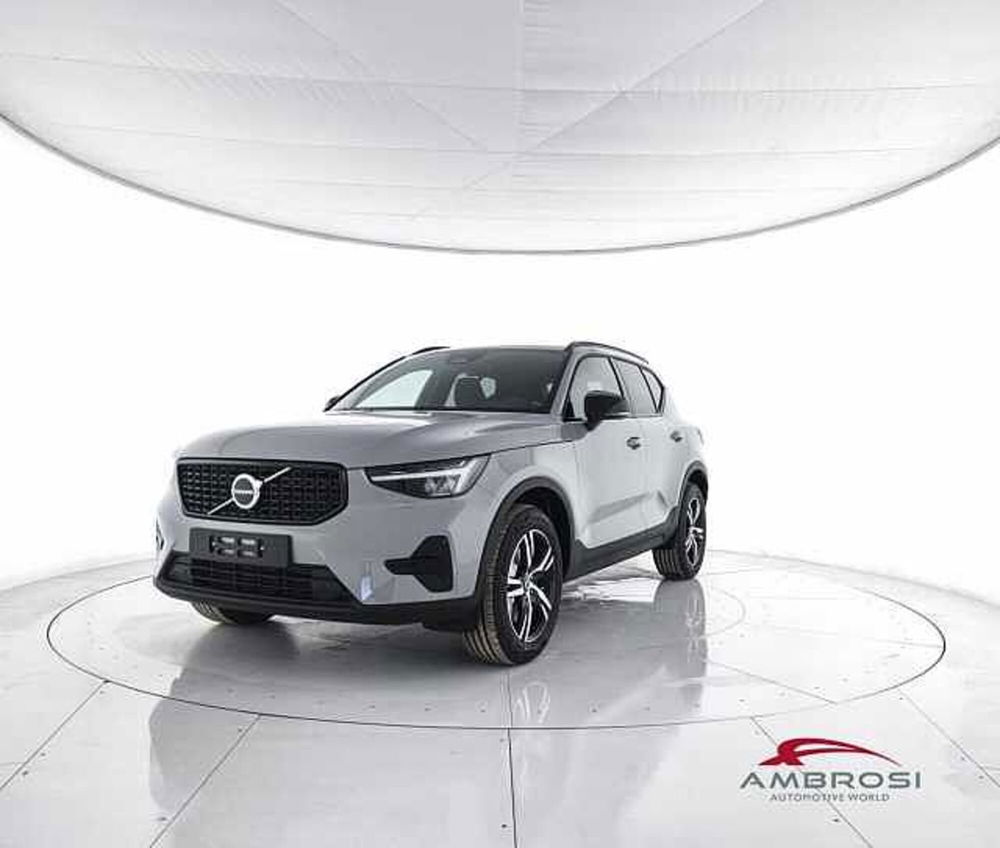 Volvo XC40 nuova a Viterbo