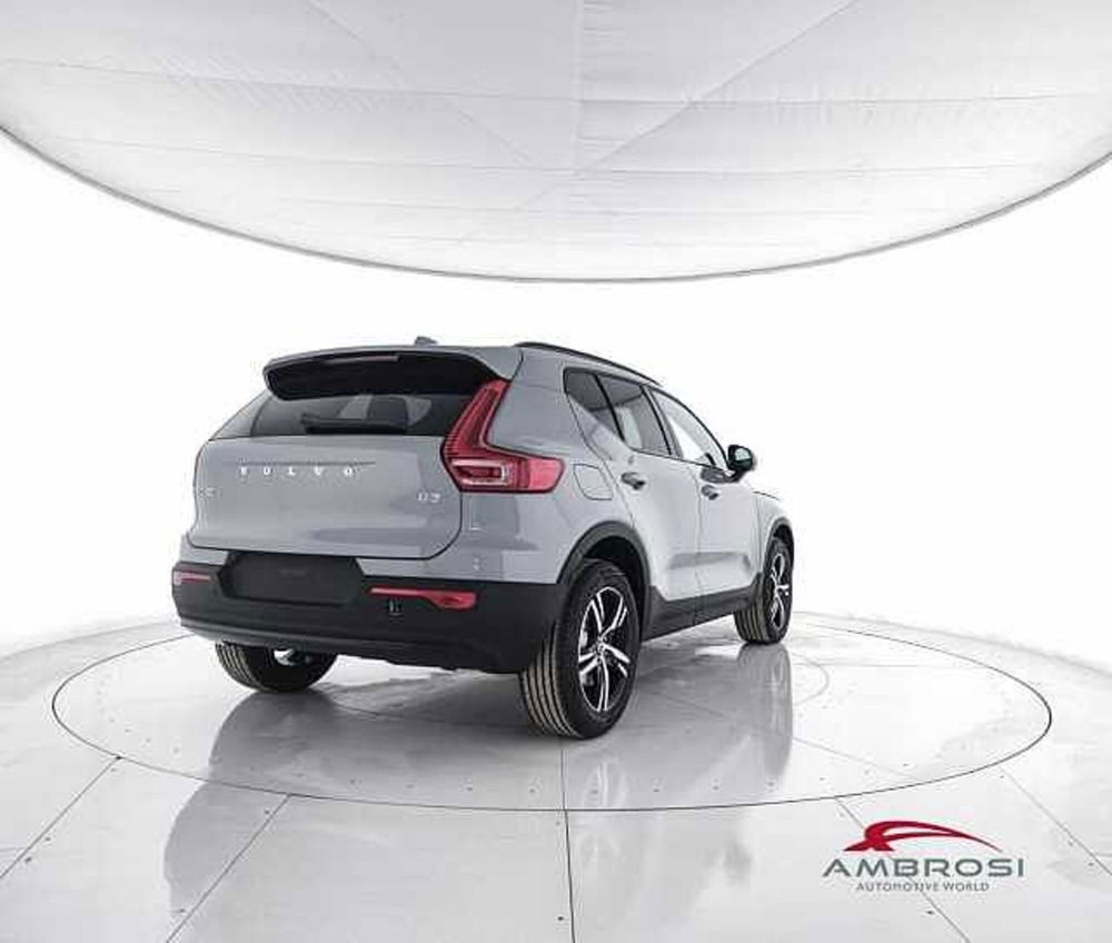 Volvo XC40 nuova a Viterbo (3)