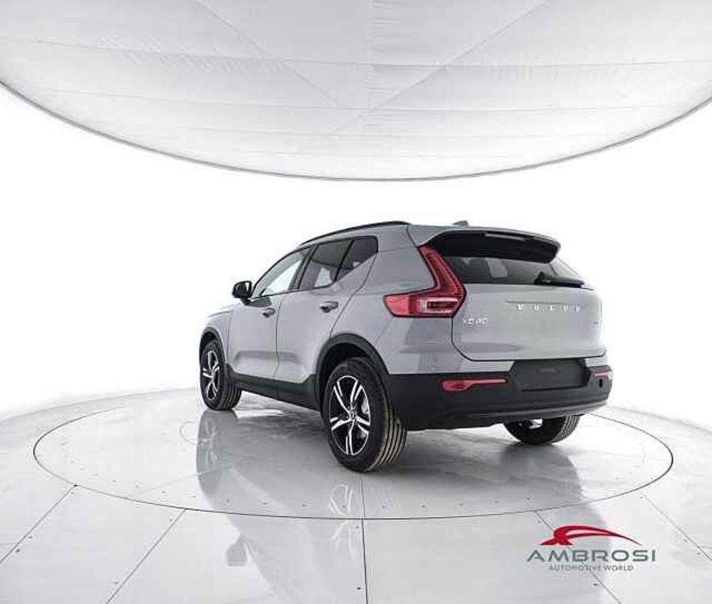 Volvo XC40 nuova a Viterbo (4)