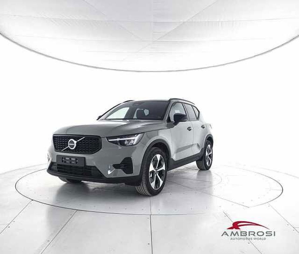 Volvo XC40 nuova a Viterbo