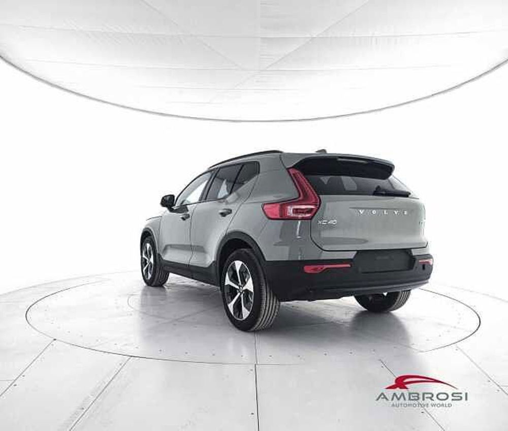 Volvo XC40 nuova a Viterbo (4)