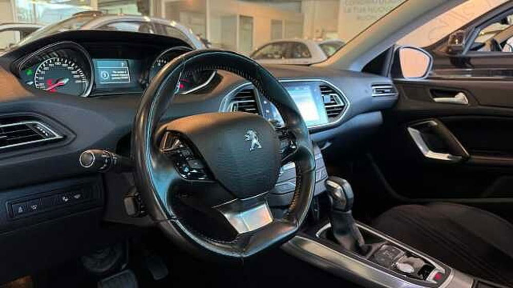 Peugeot 308 SW usata a Milano (8)