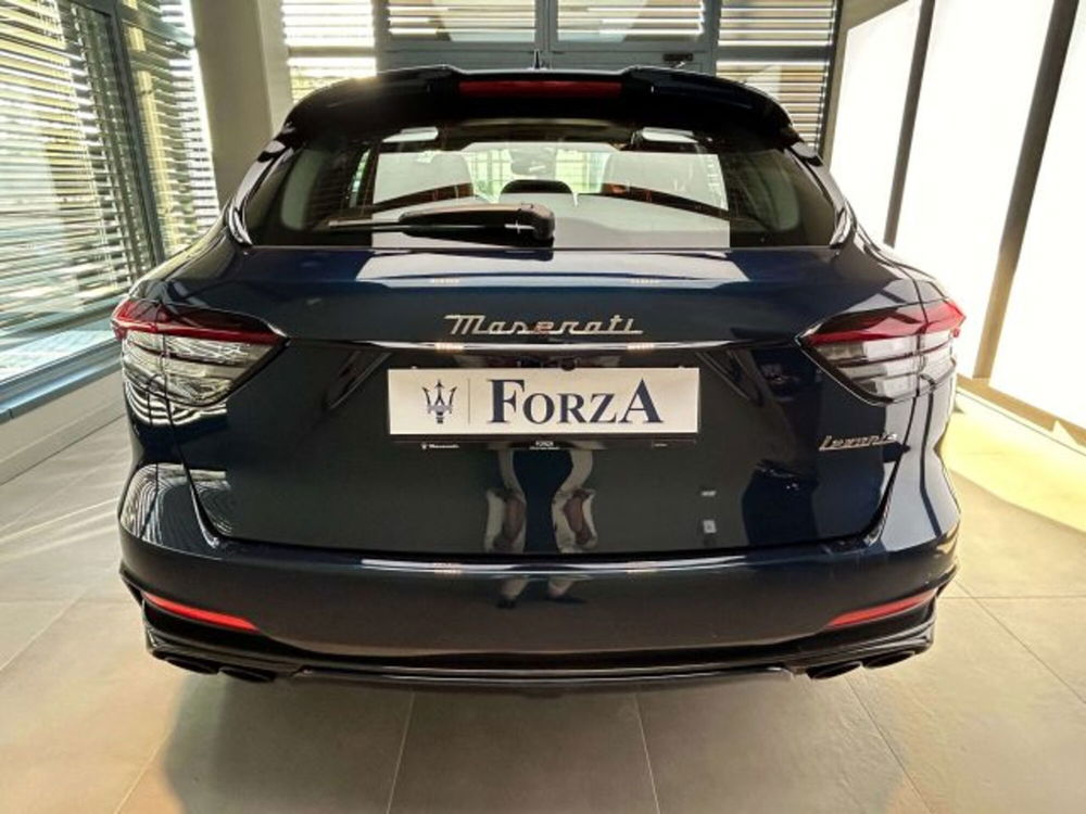 Maserati Levante nuova a Torino (7)