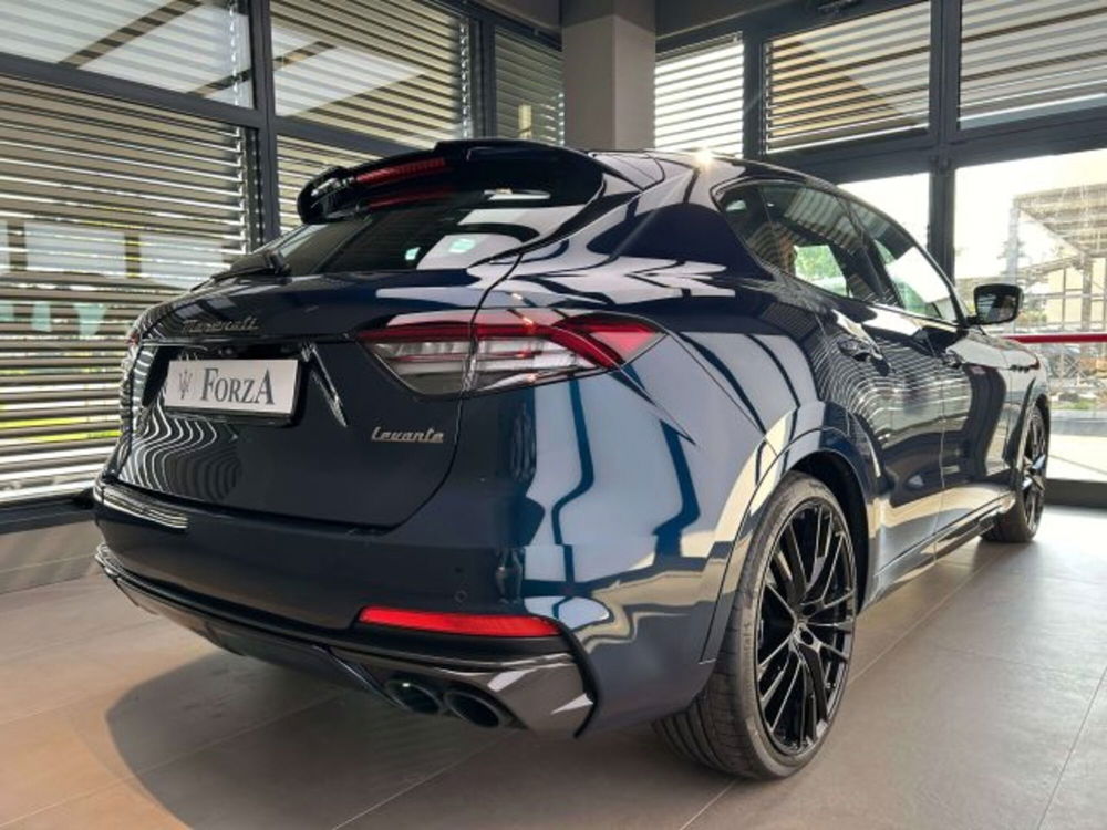 Maserati Levante nuova a Torino (8)