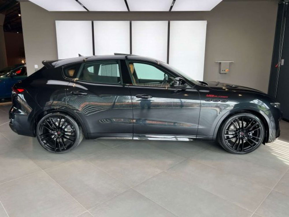 Maserati Levante nuova a Torino (5)